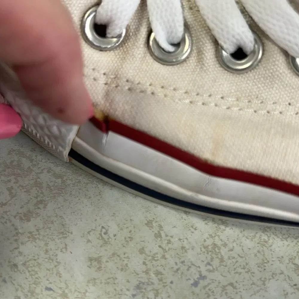 Converse Loved White Sneakers M6W7.5 - Picture 8 of 8